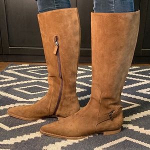 Gorgeous Gucci suede boots